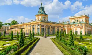 Pałac w Wilanowie, arcydzieło barok w polsce, z ogrodem w stylu francuskim.