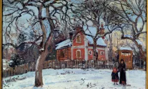 Zimowy krajobraz z czerwoną chatką i dwiema postaciami na śniegu. Jedno z dzieł Camille Pissarro.