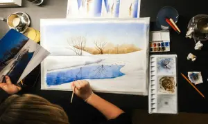 Tworzenie zimowego krajobrazu z odbiciem w wodzie. Inspiracja znanymi obrazami łatwymi do namalowania.