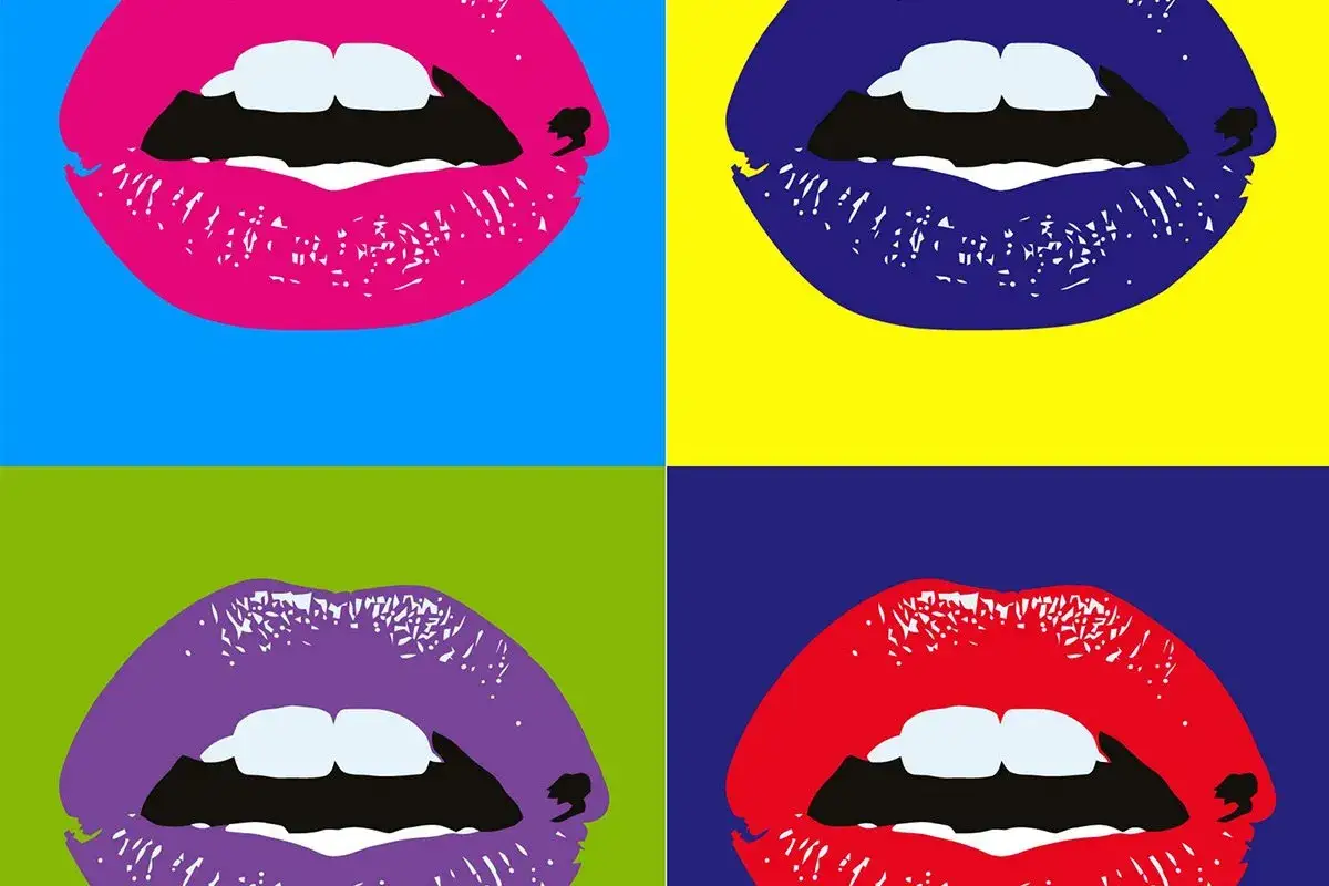 Pop art w czterech odsłonach: usta w kolorach fuksji, granatu, fioletu i czerwieni na jaskrawych tłach.